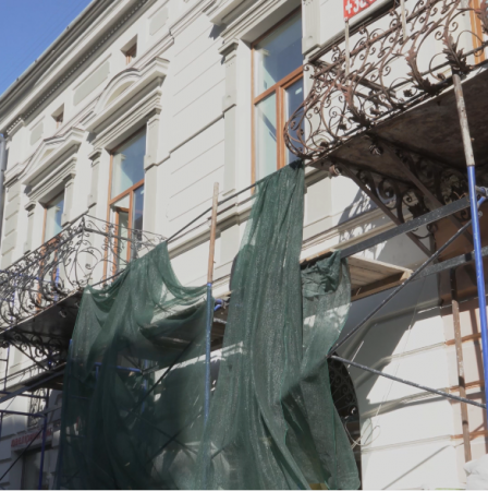 В ІВАНО-ФРАНКІВСЬКУ МЕШКАНЦІ ВЗЯЛИСЯ ЗА РЕМОНТ ФАСАДУ ПАМ'ЯТКИ АРХІТЕКТУРИ