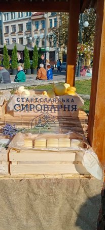 Розпочав роботу Франківський Крафтовий Ярмарок - ярмарок локальних фермерських та крафтових продуктів