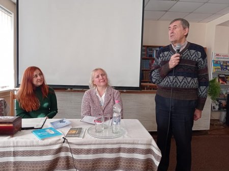 У БІБЛІОТЕЦІ ВІДБУЛАСЯ ЗУСТРІЧ З НАТАЛІЄЮ ДАНИЛЮК