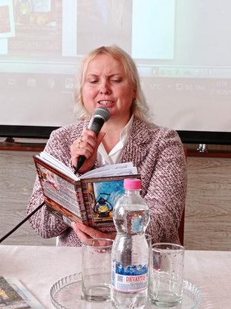 У БІБЛІОТЕЦІ ВІДБУЛАСЯ ЗУСТРІЧ З НАТАЛІЄЮ ДАНИЛЮК