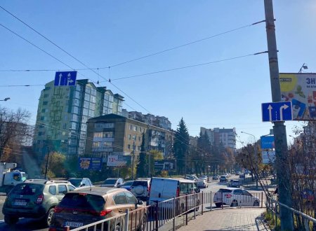 ДО УВАГИ ВОДІЇВ! НА ВУЛИЦІ ГАЛИЦЬКІЙ ВСТАНОВЛЕНО НОВІ ДОРОЖНІ ЗНАКИ, ЯКІ ЗМІНЮЮТЬ ОРГАНІЗАЦІЮ РУХУ!