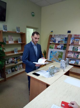 У БІБЛІОТЕЦІ ДЕБЮТУВАВ МОЛОДИЙ АВТОР АНДРІЙ КОРЖЕВ