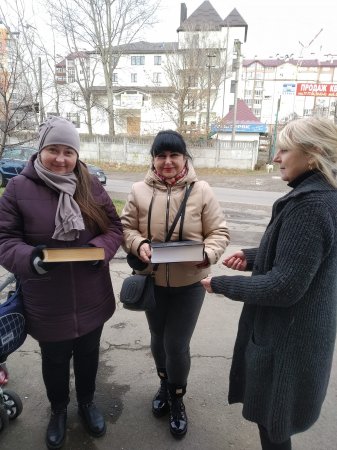 ВШАНОВУЮЧИ ПАМ'ЯТЬ ЖЕРТВ ГОЛОДОМОРУ