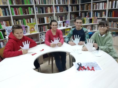 Юні микитинчани вчилися, як запобігти захворюванню на СНІД