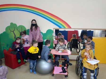 Спортивні розваги до Дня Святого Миколая серед дітей з інвалідністю дошкільного віку