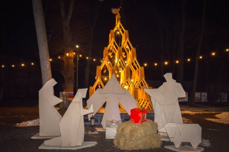 ЗАСЯЯЛА ПАЛАЦОВА АРТ-ЯЛИНКА