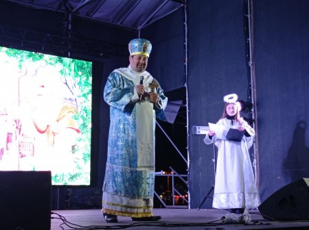 СВЯТКУВАННЯ МИКОЛАЯ БІЛЯ ЦЕНТРАЛЬНОЇ ЯЛИНКИ