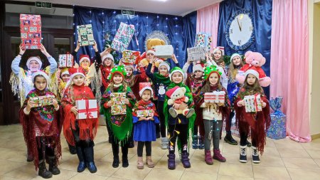 НОВОРІЧНІ ЯЛИНОЧКИ ЗАСЯЯЛИ У СЕЛАХ ІВАНО-ФРАНКІВСЬКОЇ ГРОМАДИ