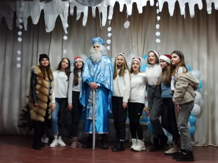 НОВОРІЧНІ ЯЛИНОЧКИ ЗАСЯЯЛИ У СЕЛАХ ІВАНО-ФРАНКІВСЬКОЇ ГРОМАДИ