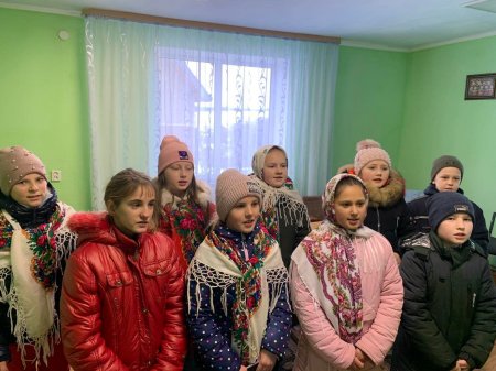 НОВОРІЧНІ ЯЛИНОЧКИ ЗАСЯЯЛИ У СЕЛАХ ІВАНО-ФРАНКІВСЬКОЇ ГРОМАДИ