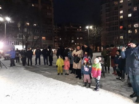 НОВОРІЧНА ЯЛИНКА ЗАСЯЯЛА У МІКРОРАЙОНІ ПАСІЧНА  
