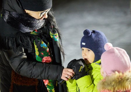 НОВОРІЧНА ЯЛИНКА ЗАСЯЯЛА У МІКРОРАЙОНІ ПАСІЧНА  