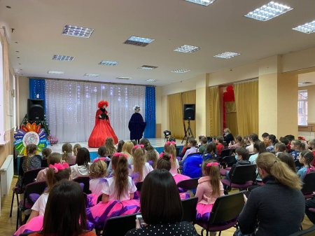 «НОВОРІЧНИЙ ДРАЙВ У ЗАДЗЕРКАЛЛІ»
