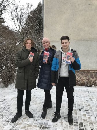 ГОТУЄМОСЬ ДО РІЗДВА З БІБЛІОТЕКОЮ