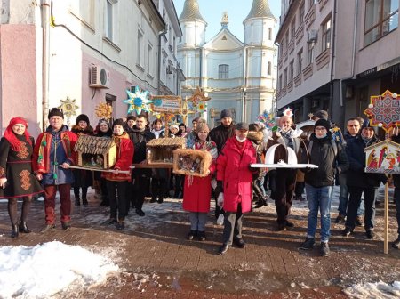 ВУЛИЦЯМИ ІВАНО-ФРАНКІВСЬКА ПРОЙШЛАСЯ ХОДА З ШОПКАМИ