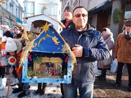 ВУЛИЦЯМИ ІВАНО-ФРАНКІВСЬКА ПРОЙШЛАСЯ ХОДА З ШОПКАМИ