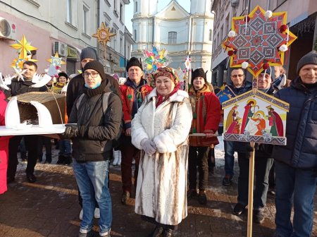 ВУЛИЦЯМИ ІВАНО-ФРАНКІВСЬКА ПРОЙШЛАСЯ ХОДА З ШОПКАМИ