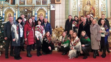 КОЛЯДА НА РІЗДВО ЛУНАЛА В КОЖНОМУ СЕЛІ