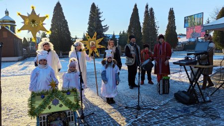 КОЛЯДА НА РІЗДВО ЛУНАЛА В КОЖНОМУ СЕЛІ