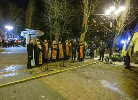 В ІВАНО-ФРАНКІВСЬКУ ЙШЛИ СМОЛОСКИПНОЮ ХОДОЮ ПРИУРОЧЕНОЮ ДО ДНЯ ПАМ’ЯТІ ГЕРОЇВ КРУТ