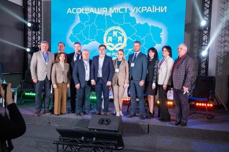 АСОЦІАЦІЯ, ЩО ЄДНАЄ УКРАЇНУ, ВІДСВЯТКУВАЛА ЮВІЛЕЙ В ІВАНО-ФРАНКІВСЬКУ