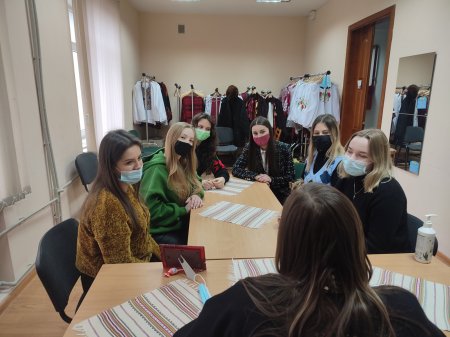 ЗУСТРІЧ ЗІ СТУДЕНТАМИ-ТЕАТРАЛАМИ У БУДИНКУ КУЛЬТУРИ С. ВОВЧИНЕЦЬ