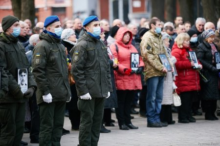 ВШАНУВАЛИ ПОЛЕГЛИХ