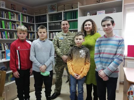 ЗУСТРІЧ З ГЕРОЄМ УКРАЇНИ ДМИТРОМ ТРИНОГОЮ