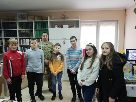 ЗУСТРІЧ З ГЕРОЄМ УКРАЇНИ ДМИТРОМ ТРИНОГОЮ