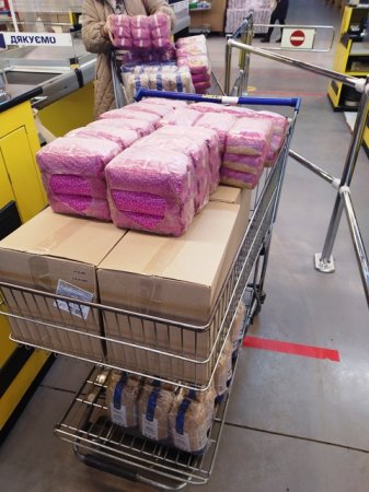 Продуктові набори для потребуючих