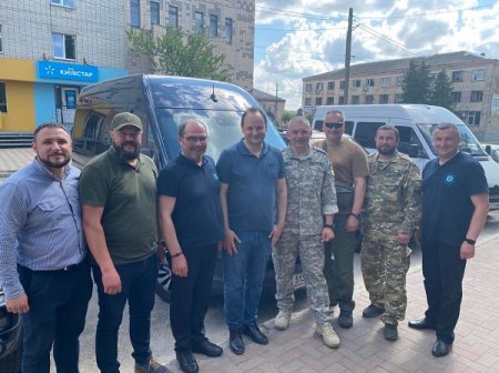 Руслан Марцінків знову їздив на Чернігівщину: з допомогою для військових та на освячення каплички