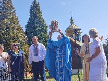 ХРАМОВЕ СВЯТО У КРИХІВЦЯХ