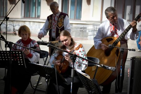 ПЕРФОРМАНС ЗА УЧАСТЮ МИКОЛАЇВСЬКОГО АНСАМБЛЮ "УЗОРИ"