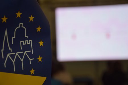 Попри осінню зливу, франківці та гості міста відвідали екскурсію-презентацію про історію та майбутнє палацу Потоцьких 