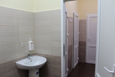 В гінекологічному корпусі міського перинатального центру відремонтували палати і два кабінети