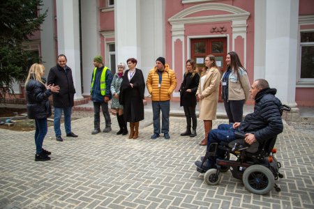 Доступні заїзди для маломобільних людей