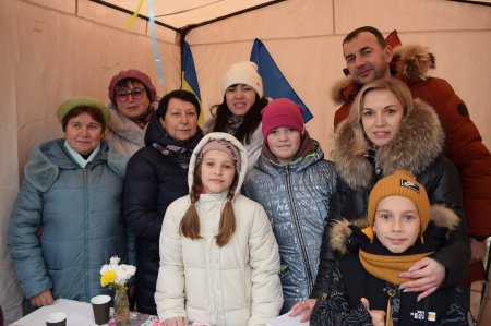 ЯРМАРОК НА ПІДТРИМКУ ЗСУ НА КАСКАДІ