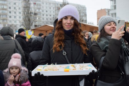 ЯРМАРОК НА ПІДТРИМКУ ЗСУ НА КАСКАДІ