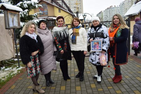 ЯРМАРОК НА ПІДТРИМКУ ЗСУ НА КАСКАДІ