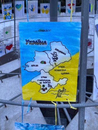 В Івано-Франківську монтують "ялинку перемоги"
