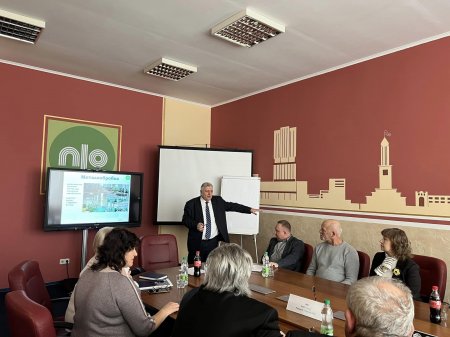 Про працевлаштування молоді