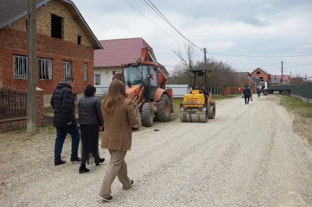 З Підлужжя до Угорників рівною дорогою