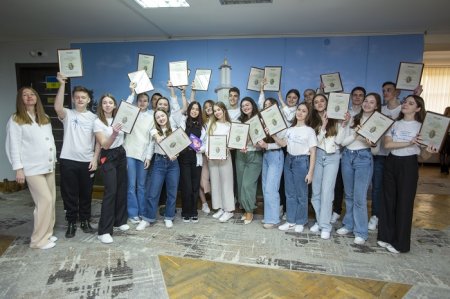 Подяками міського голови відзначено представників Учнівського самоврядування та працівників психологічної служби