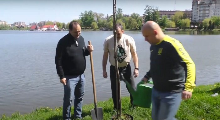 Івано-Франківськ поповнився новими деревами