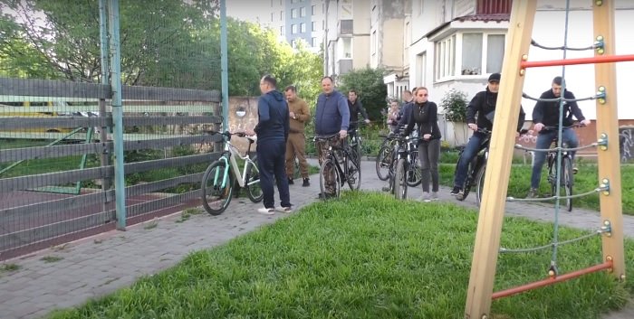 Ранкова інспекція на велосипедах