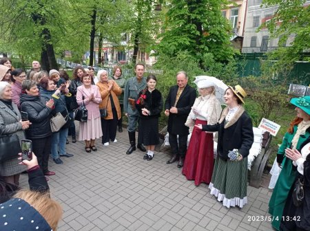 Театралізована  екскурсія містом “100 хвилин по Івано-Франківську: ваш гід – бібліотека”