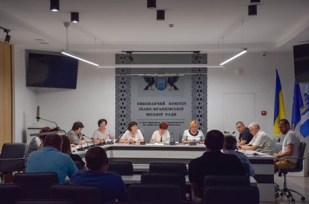 Комісія розглянула питання погашення заборгованості із заробітної плати, податків та платежів