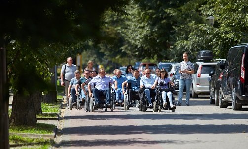 Міський голова на візку перевіряв Франківськ на доступність