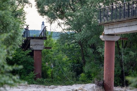 Експерти вивчають стан пішохідного моста на Пасічну для майбутніх ремонтних робіт