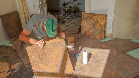 В Івано-Франківську власник помешкання у пам’ятці архітектури реставрує всі автентичні столярні вироби  